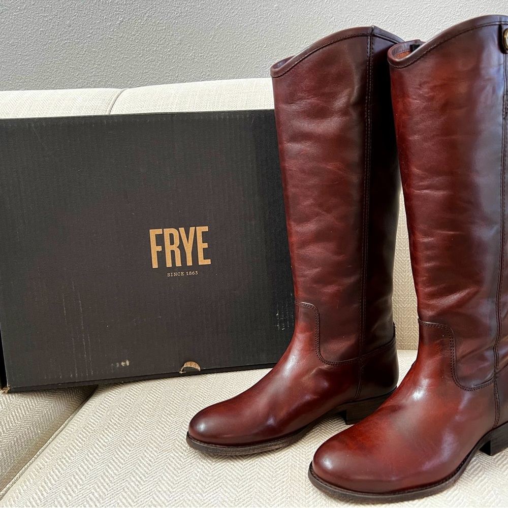 Frye women’s Melissa Button 2 Riding Boot